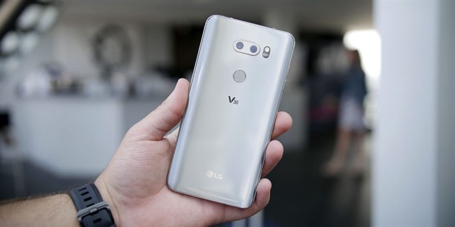 LG V40 اولین تلفن هوشمند جهان با پنج دوربین
