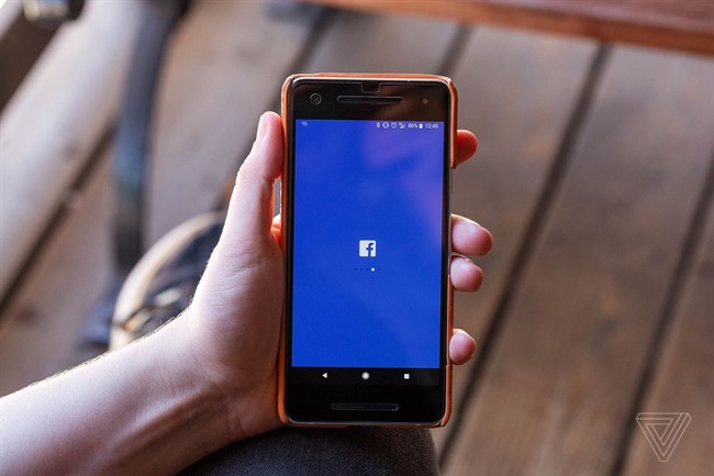 کاهش رشد سهام فیسبوک پس از رسوایی‌های حفظ حریم خصوصی