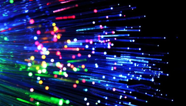 مدیرعامل مخابرات از ظرفیت سازی برای اتصال فیبر نوری به ۲ و نیم میلیون مشترک خبر داد