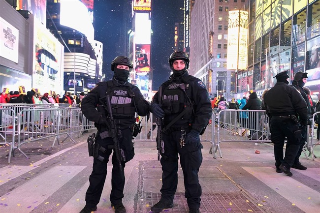 استفاده‌ی پلیس نیویورک از پهپاد در مراسم جشن سال نو