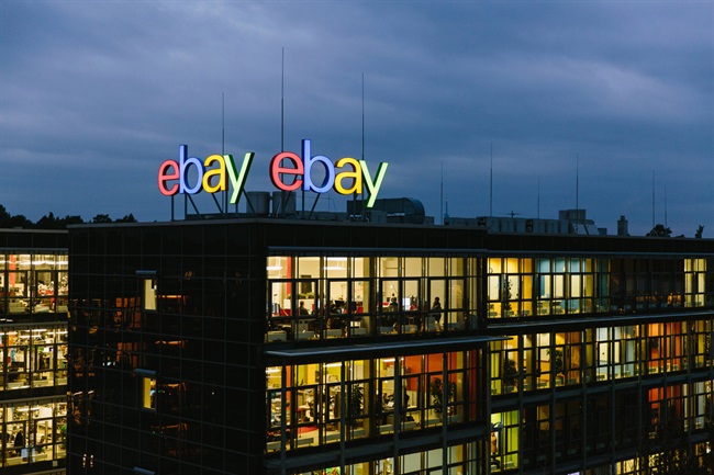 فروش eBay در سه ماهه‌ی چهارم به ۲.۹ میلیارد دلار رسید