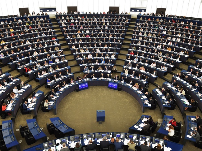اروپا اصلاحات بحث برانگیز کپی‌رایت را تصویب کرد