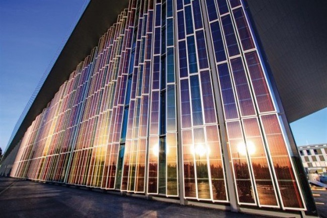 معاونت علمی از تولید اینورتر و پنل خورشیدی حمایت مالی می‌کند