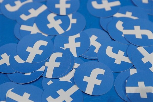 فیس‌بوک با وجود فشار تبلیغات سیاسی را ممنوع نمی‌کند