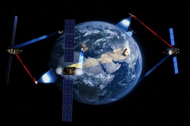 واگذاری ساخت ۲ ماهواره راداری و اپتیکی به بخش خصوصی