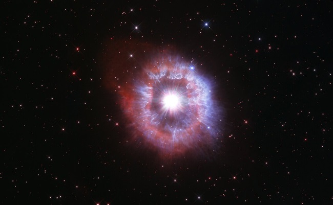 ناسا با انتشار تصویری خیره‌کننده از یک ستاره ناپایدار، ۳۱ سالگی هابل را جشن گرفت