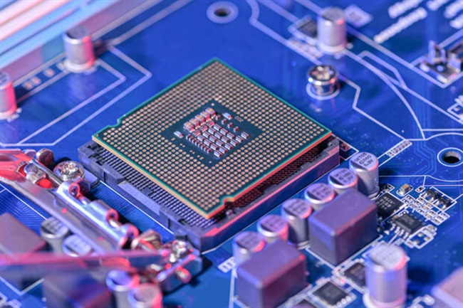 اینتل و AMD با سرمایه‌گذاری در تولید زیرلایه، به مقابله با کمبود تراشه می‌روند