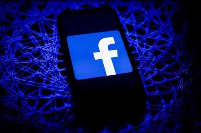 اتحادیه اروپا و انگلیس برای تحقیق از فیس بوک متحد شدند